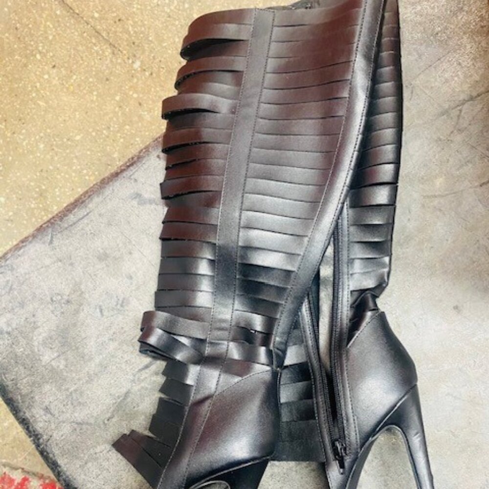sandle boot - Picture 3 of 8